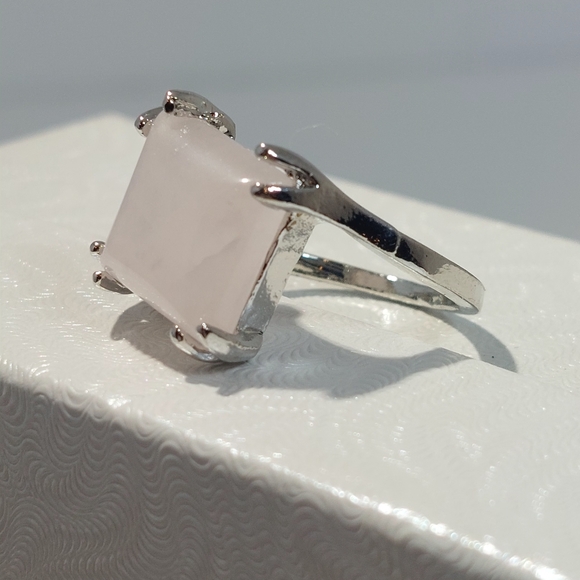 2 For $30 Sale Fashion Jewelry Ring Size 8.25 Crystal Pink Gemstone Silver - Picture 3 of 8